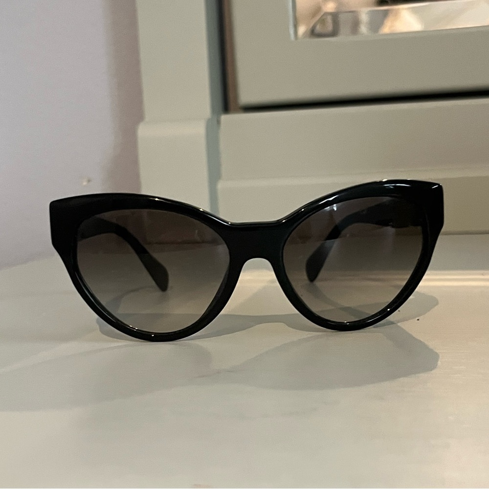 Prada Cat eye Sunglasses 🕶️ 🐈‍⬛